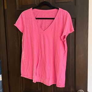 Lilly Pulitzer Bright Vibrant Hot Pink V-Neck Tee XL